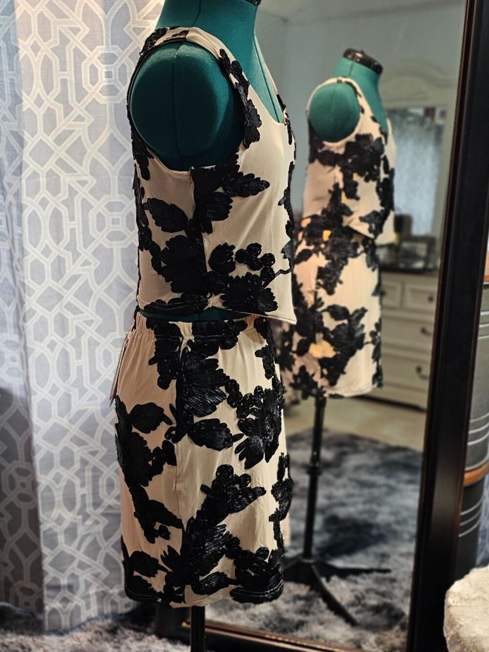 Vinceotto Italian Two‑Piece Lace Appliqué Set – NWT – Size 2 - Picture 4 of 8